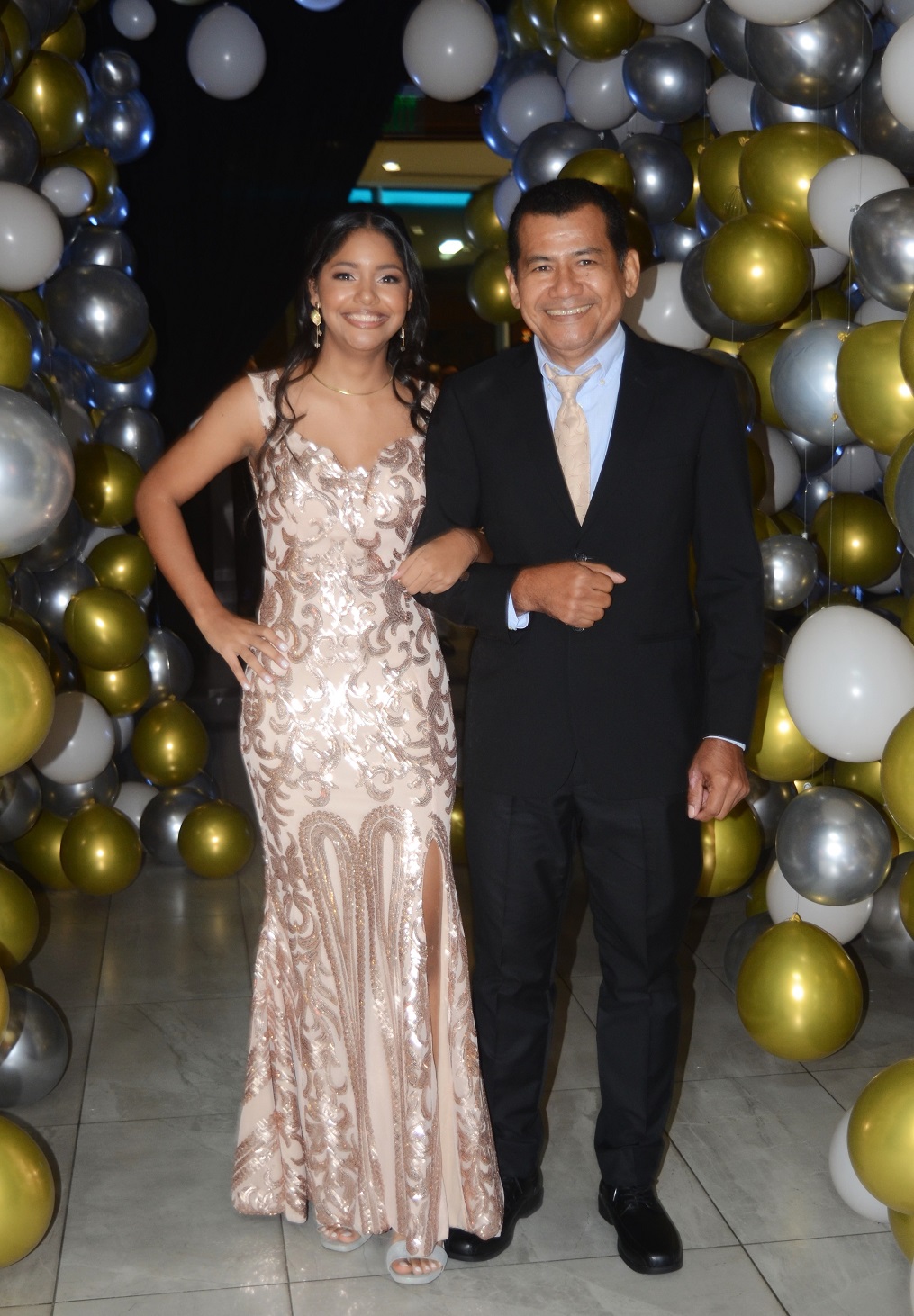 Elegante gala de graduación de la generación 2023 de la Freedom High School