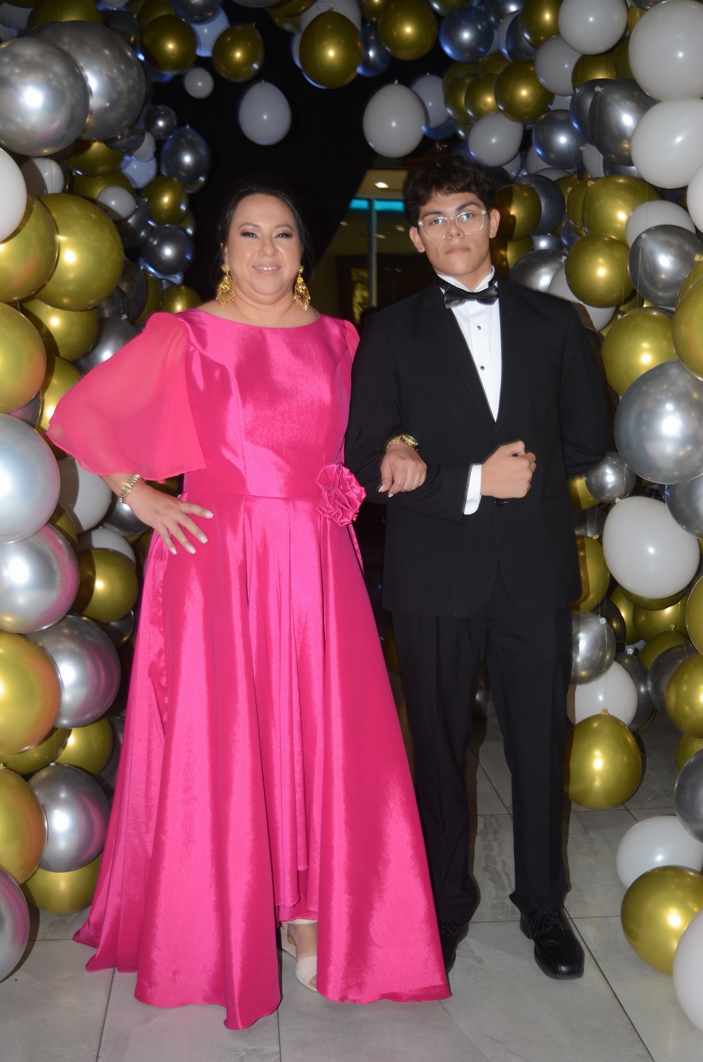 Elegante gala de graduación de la generación 2023 de la Freedom High School