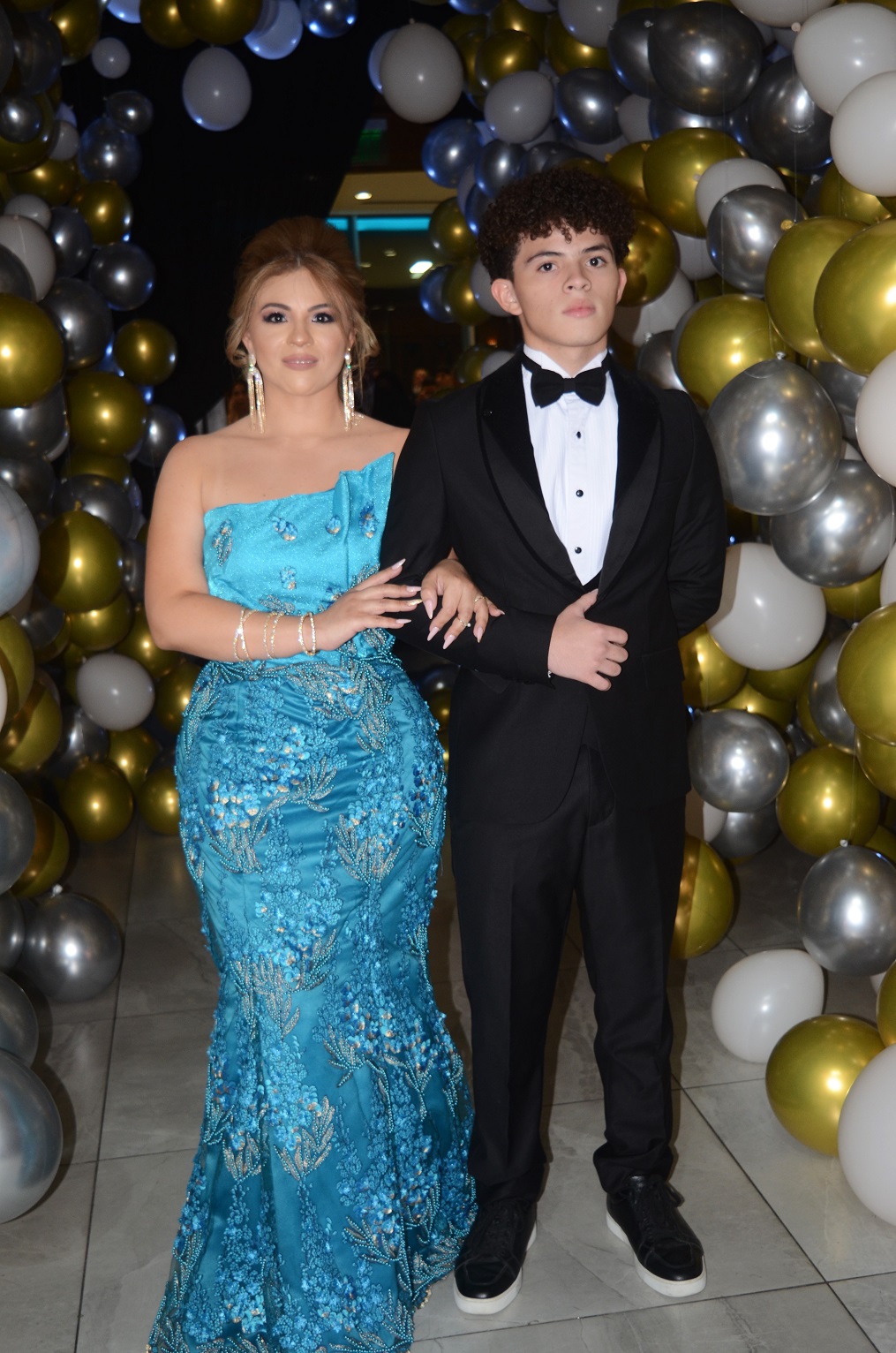 Elegante gala de graduación de la generación 2023 de la Freedom High School