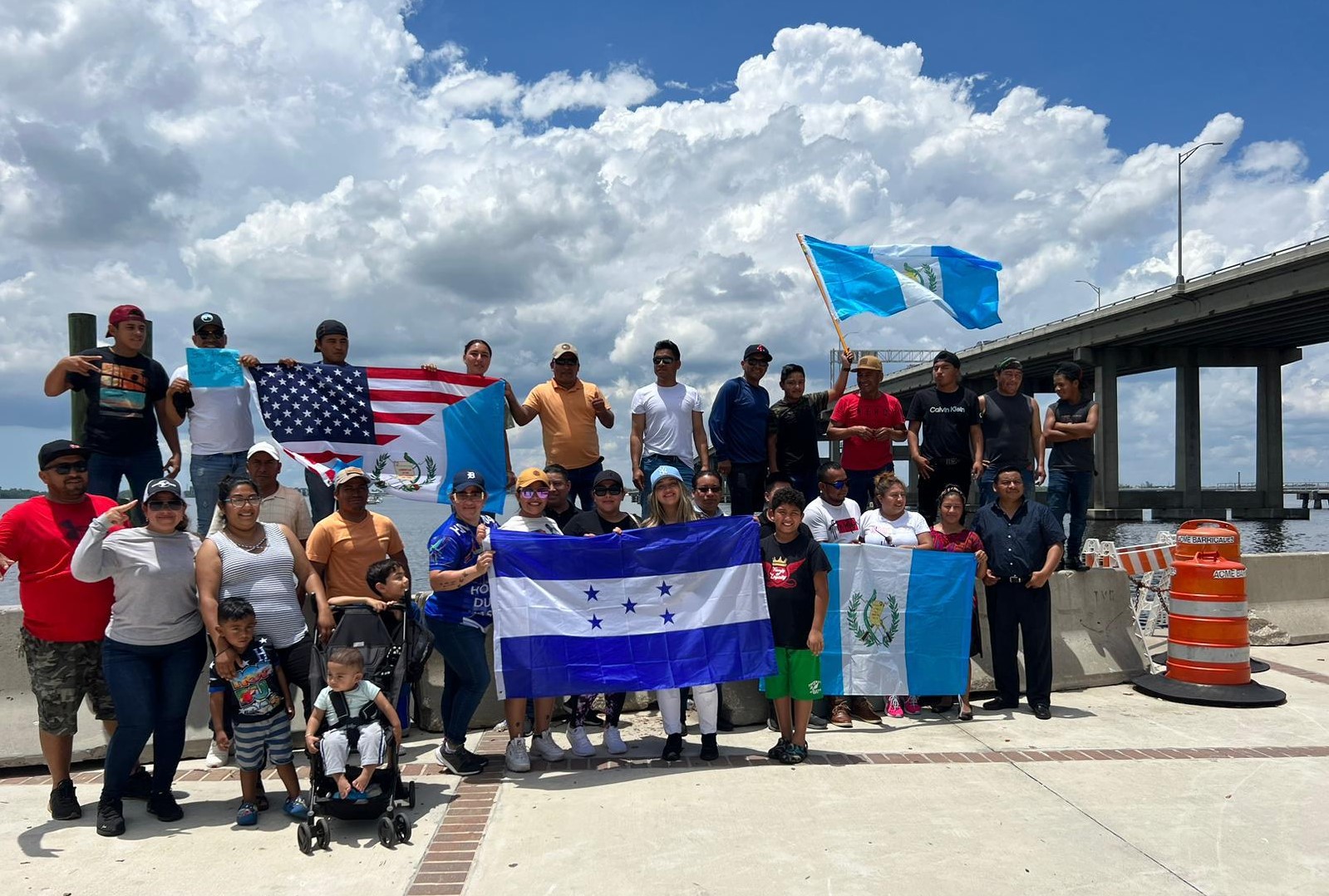 Hondureños unidos a las Marchas “Un día sin inmigrantes en USA’