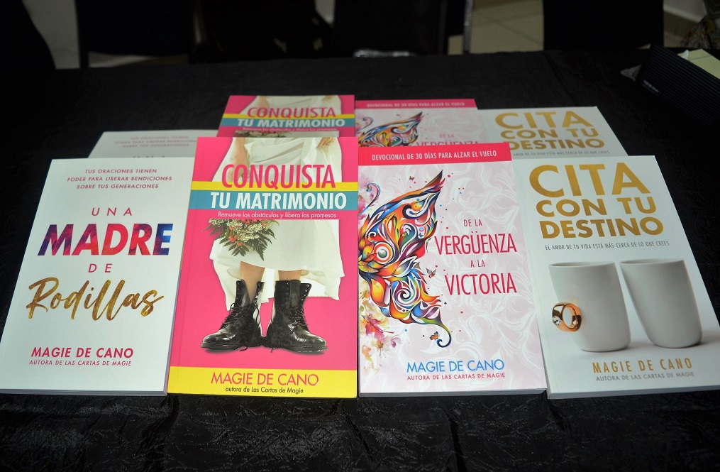 La escritora Magie de Cano ofrece conferencia y presenta sus obras literarias en Honduras