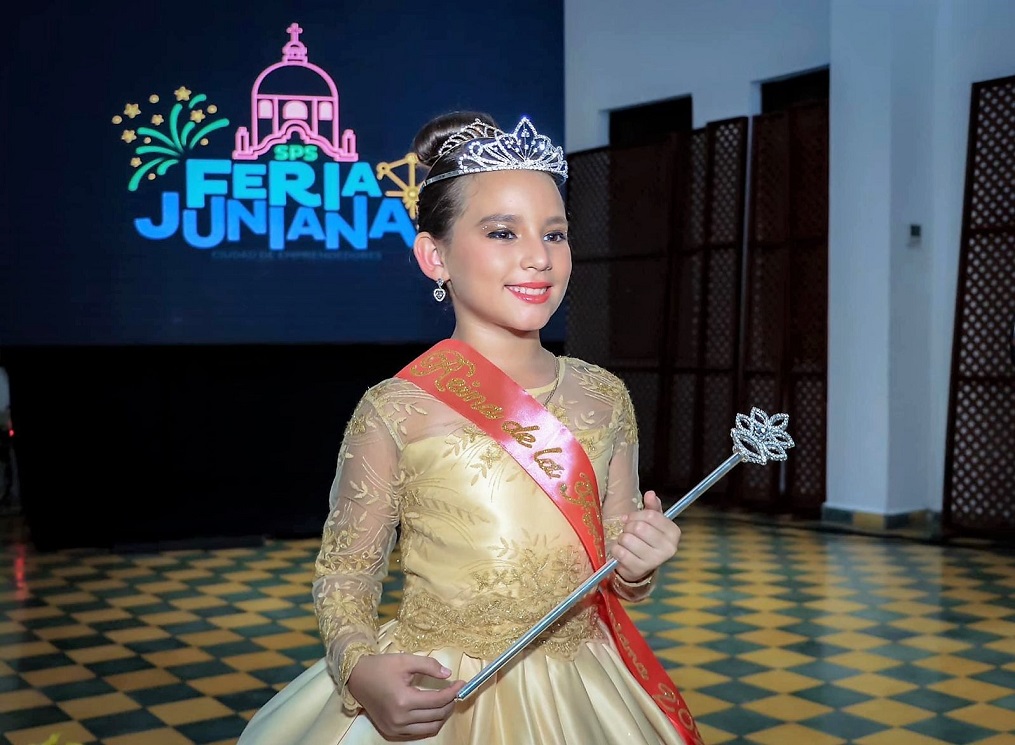 Fernanda Belén Muñoz de 10 años electa Reina Infantil de San Pedro Sula