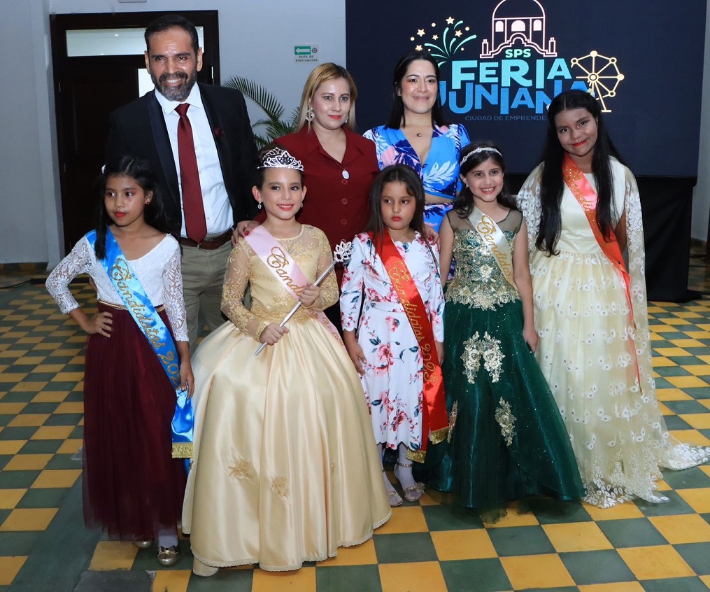 Fernanda Belén Muñoz de 10 años electa Reina Infantil de San Pedro Sula