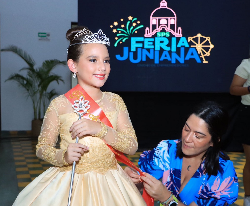 Fernanda Belén Muñoz de 10 años electa Reina Infantil de San Pedro Sula