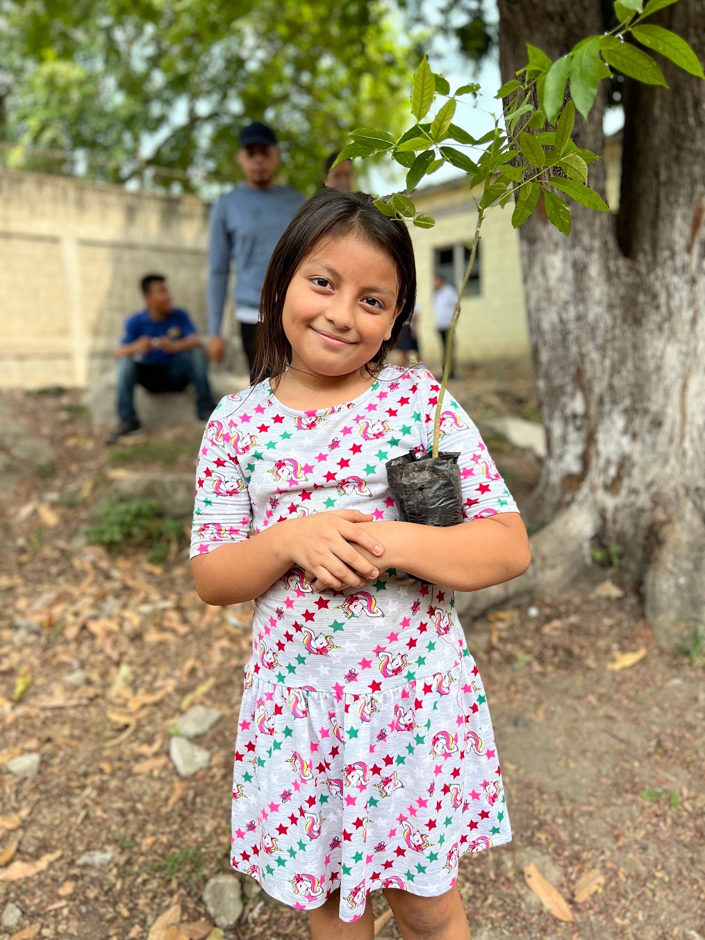 Supermercados Colonial celebró el Día del Árbol con escolares de Armenta