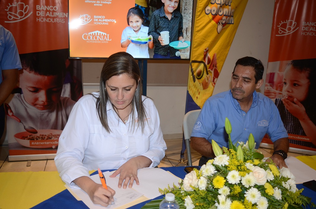 Supermercados Colonial y el Banco de Alimentos de Honduras firman convenio de cooperación y entendimiento