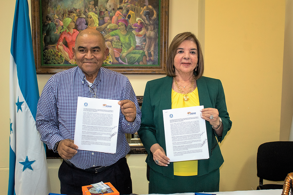 Firma de un acuerdo específico entre UCENM y Seminario Ministerial de la Iglesia de Dios de la Profecía