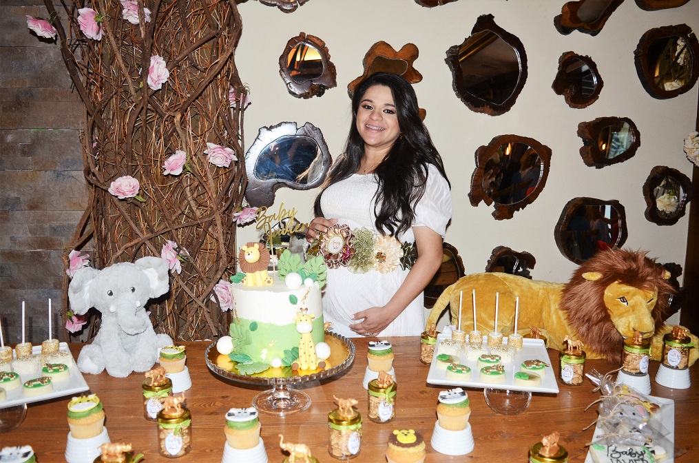 Kelly Díaz de Melgar disfruta de una adorable fiesta maternal
