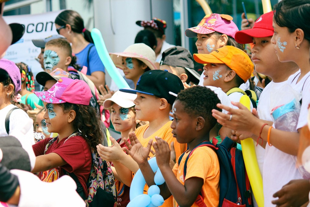 Niños de 13 fundaciones y escuelas públicas viven día inolvidable en los juegos mecánicos