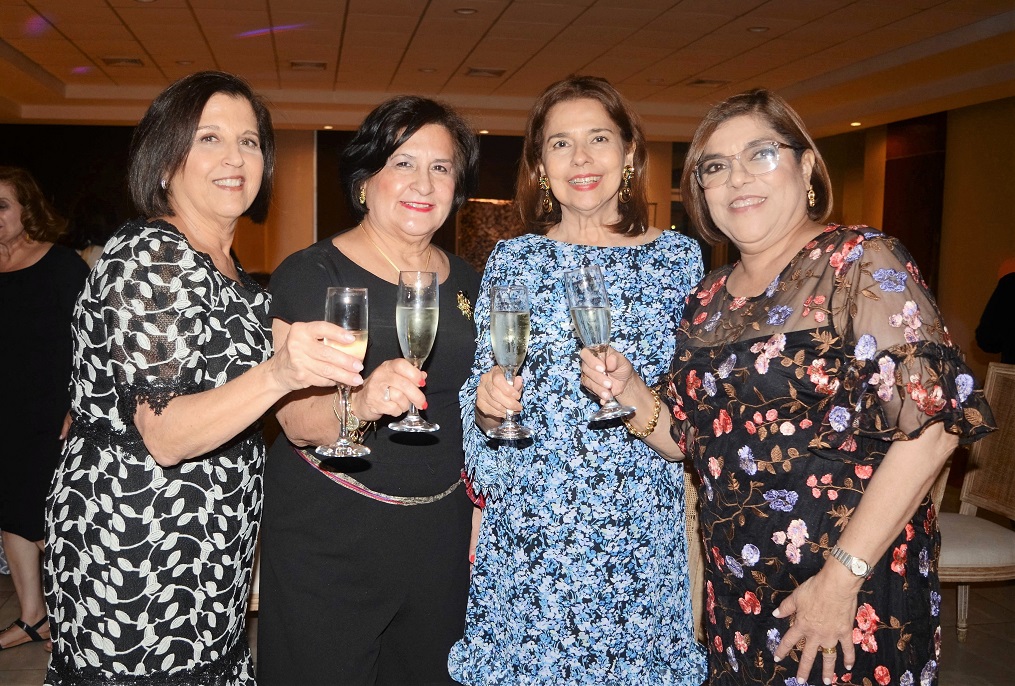 Brindis por el 50 aniversario de egresadas de la clase 73 del Instituto María Auxiliadora