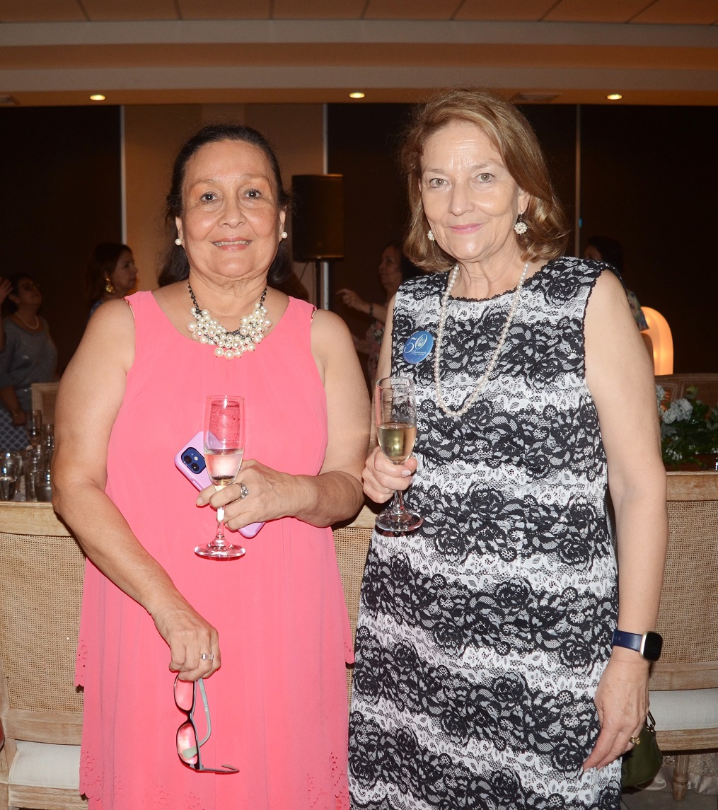 Brindis por el 50 aniversario de egresadas de la clase 73 del Instituto María Auxiliadora