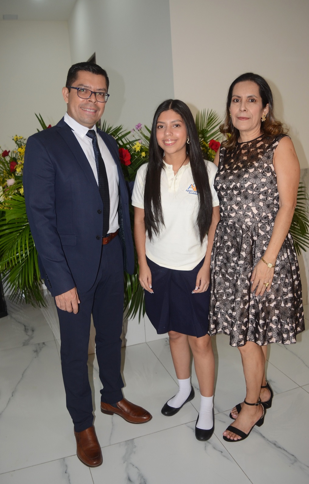 Ceremonia de juramentación de seniors 2023 de la Escuela Ágape Christian Academy 