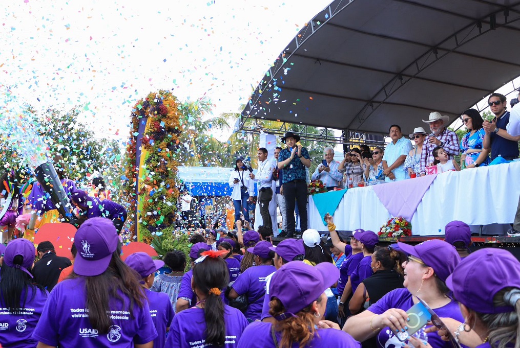 Feria Juniana 2023 finaliza con el Gran Desfile de Carrozas