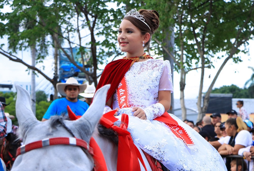 Feria Juniana 2023 finaliza con el Gran Desfile de Carrozas