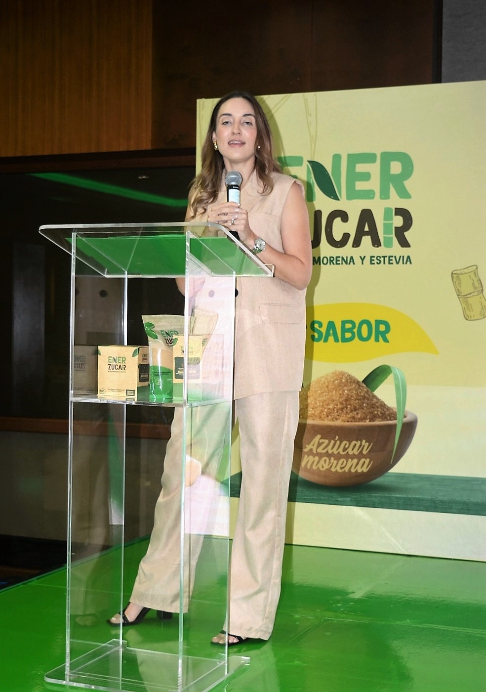 Lanzan al mercado hondureño Enerzucar, el nuevo endulzante de azúcar morena y estevia