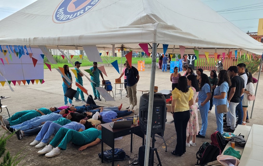 Estudiantes de Psicología y Salud Comunitaria realizaron primera Feria de la Salud en Juticalpa