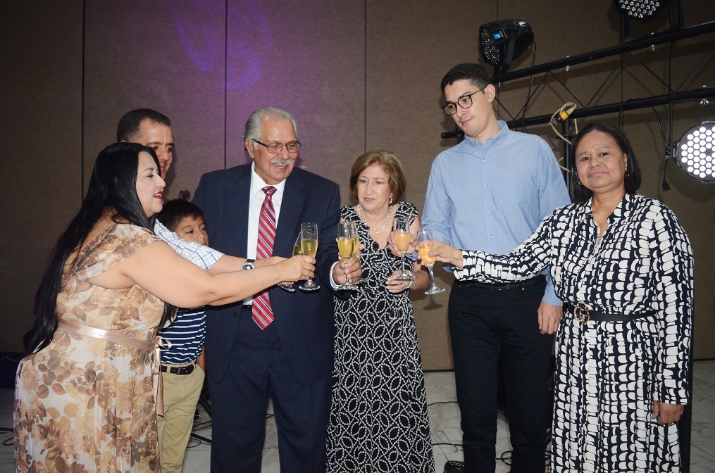 Defensores públicos y jueces ofrecen homenaje de agradecimiento al abogado Jorge M. Gutiérrez Flefil