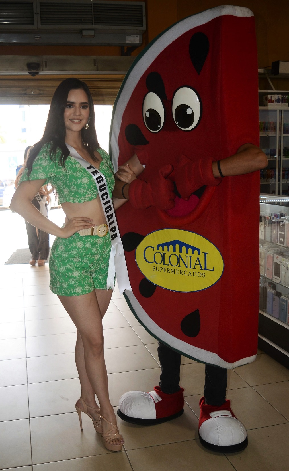 Las 20 candidatas a Miss Honduras Universo 2023 vistan Superados Colonial y comparten con sus clientes
