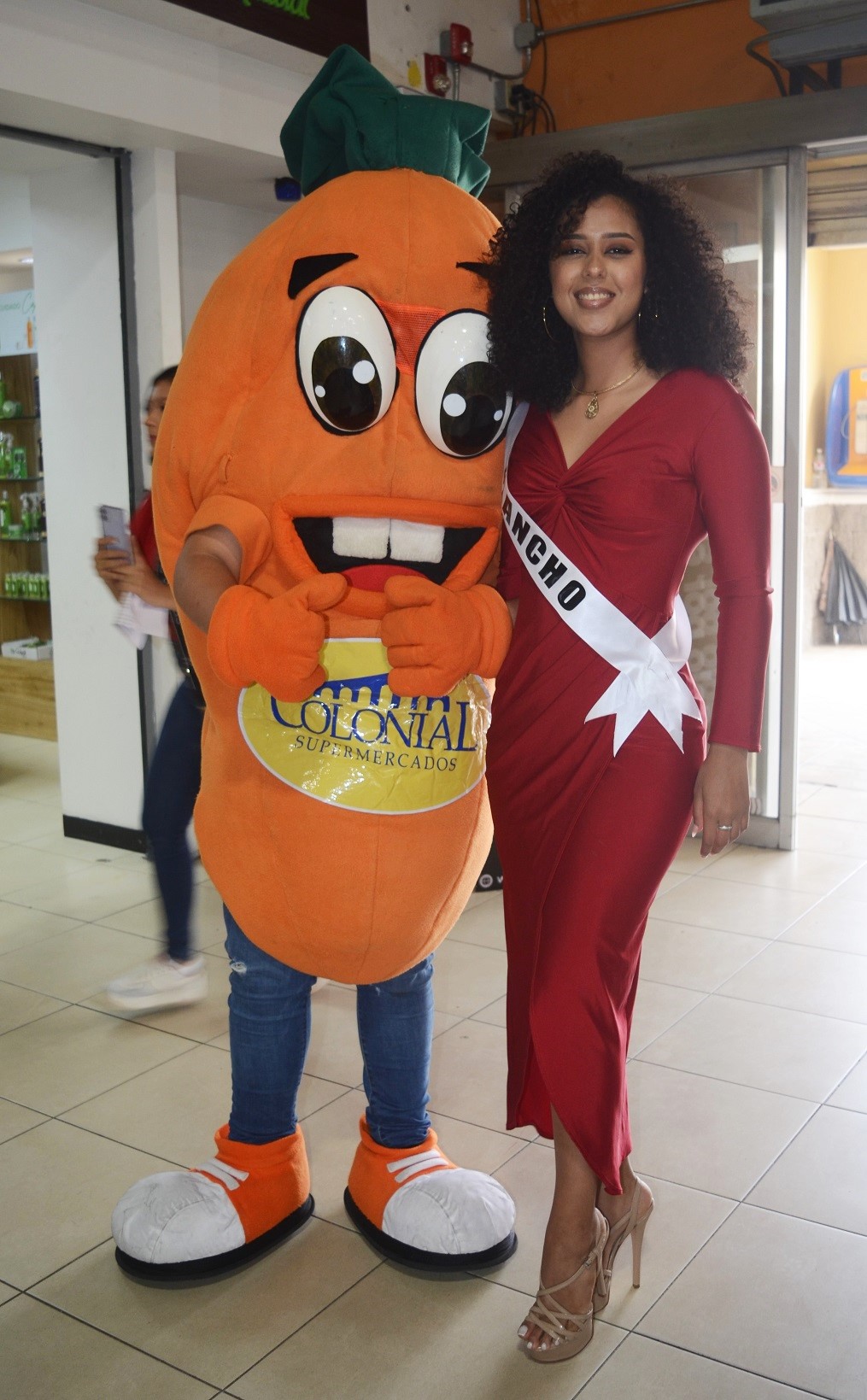 Las 20 candidatas a Miss Honduras Universo 2023 vistan Superados Colonial y comparten con sus clientes