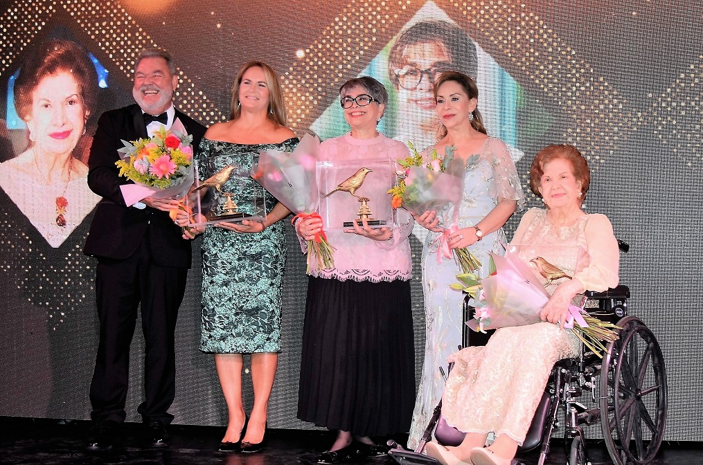 Galardonan con Premio Zorzal Dorado a Julieta Kattán, Linda Coello y Vivian Chahín en San Pedro Sula