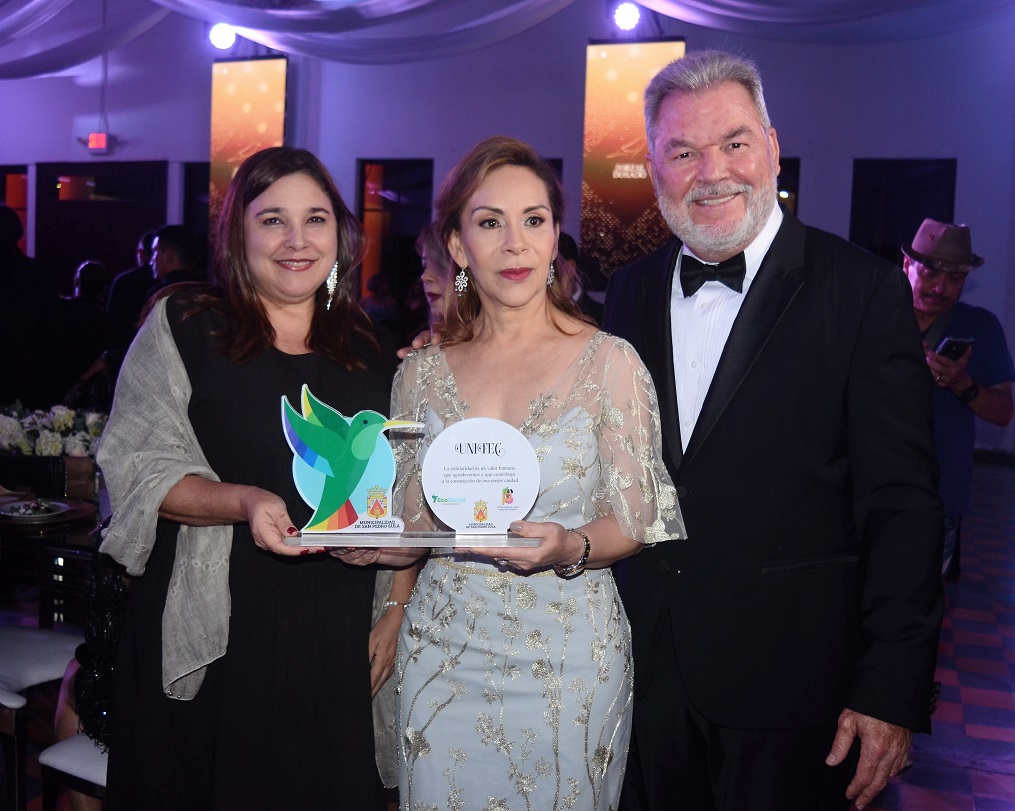 Galardonan con Premio Zorzal Dorado a Julieta Kattán, Linda Coello y Vivian Chahín en San Pedro Sula