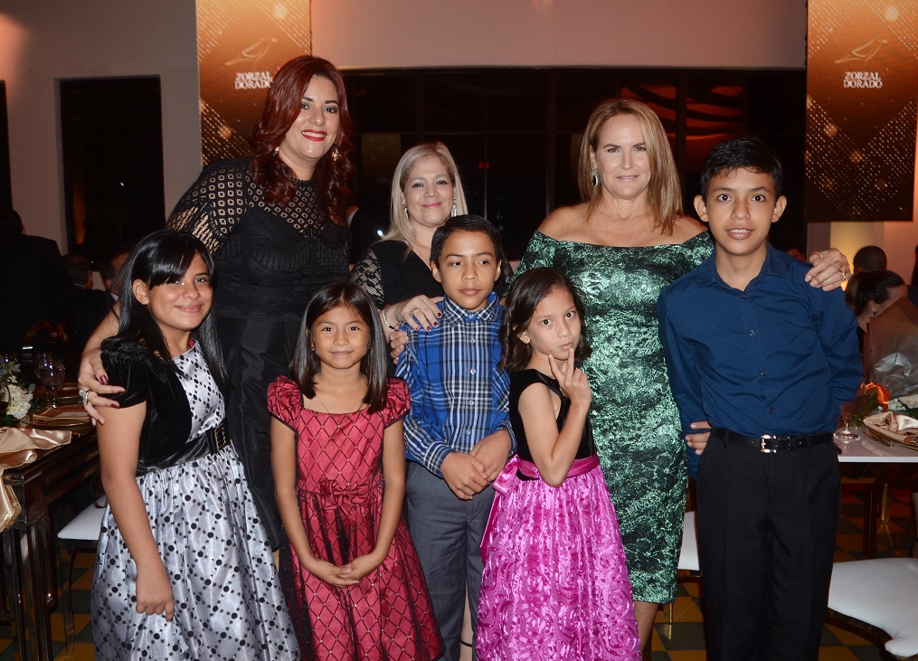 Galardonan con Premio Zorzal Dorado a Julieta Kattán, Linda Coello y Vivian Chahín en San Pedro Sula