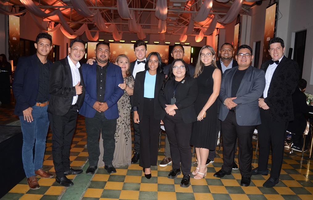 Galardonan con Premio Zorzal Dorado a Julieta Kattán, Linda Coello y Vivian Chahín en San Pedro Sula