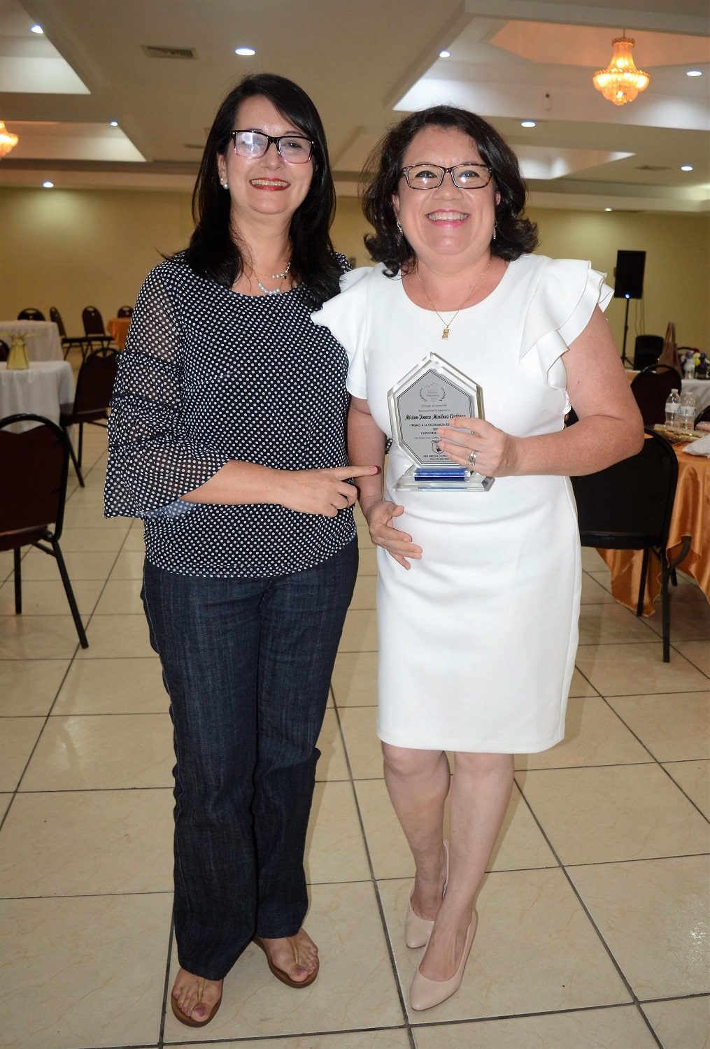 Galardonan a seis pedagogos con el Premio a la Excelencia Merendón 2023 en San Pedro Sula