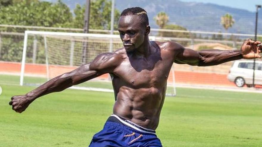 El senegalés Sadio Mané: un ejemplo en la cancha y en la vida