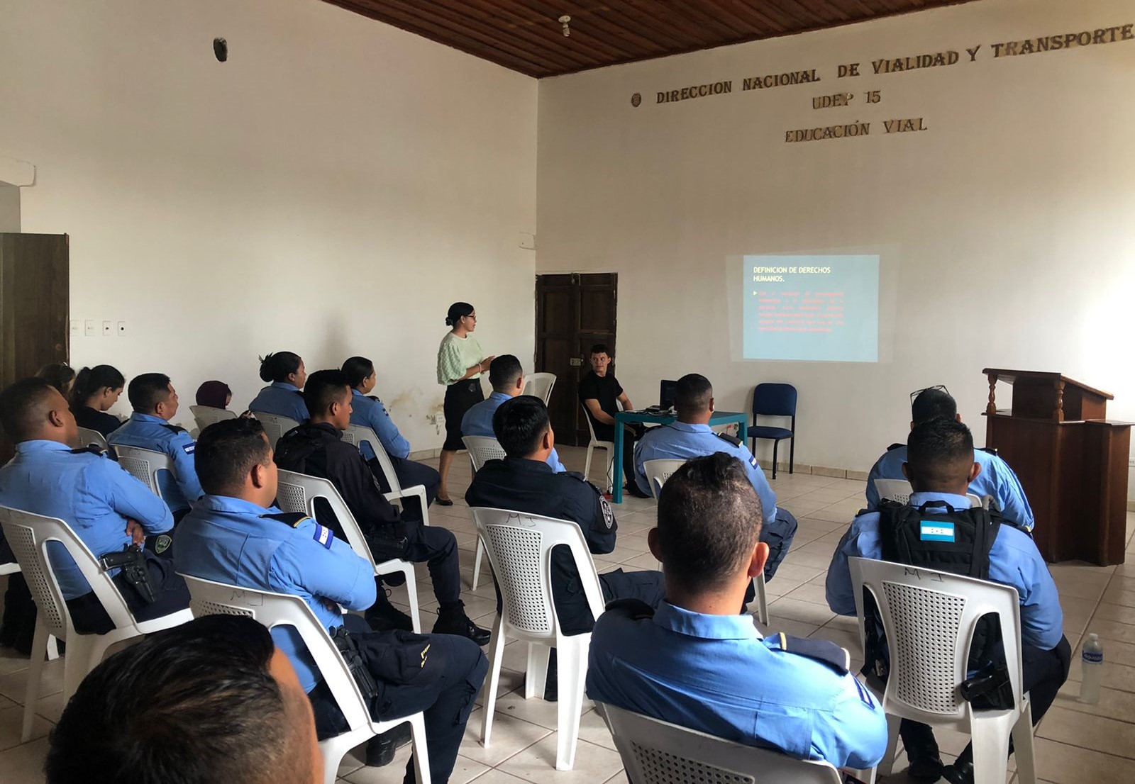 Estudiantes de la carrera de Derecho de UCENM Juticalpa participan en talleres y simulacros en sus asignaturas presenciales