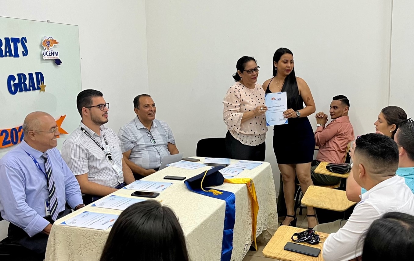 Primera promoción de diplomado en Salud Ambiental UCENM Santa Bárbara