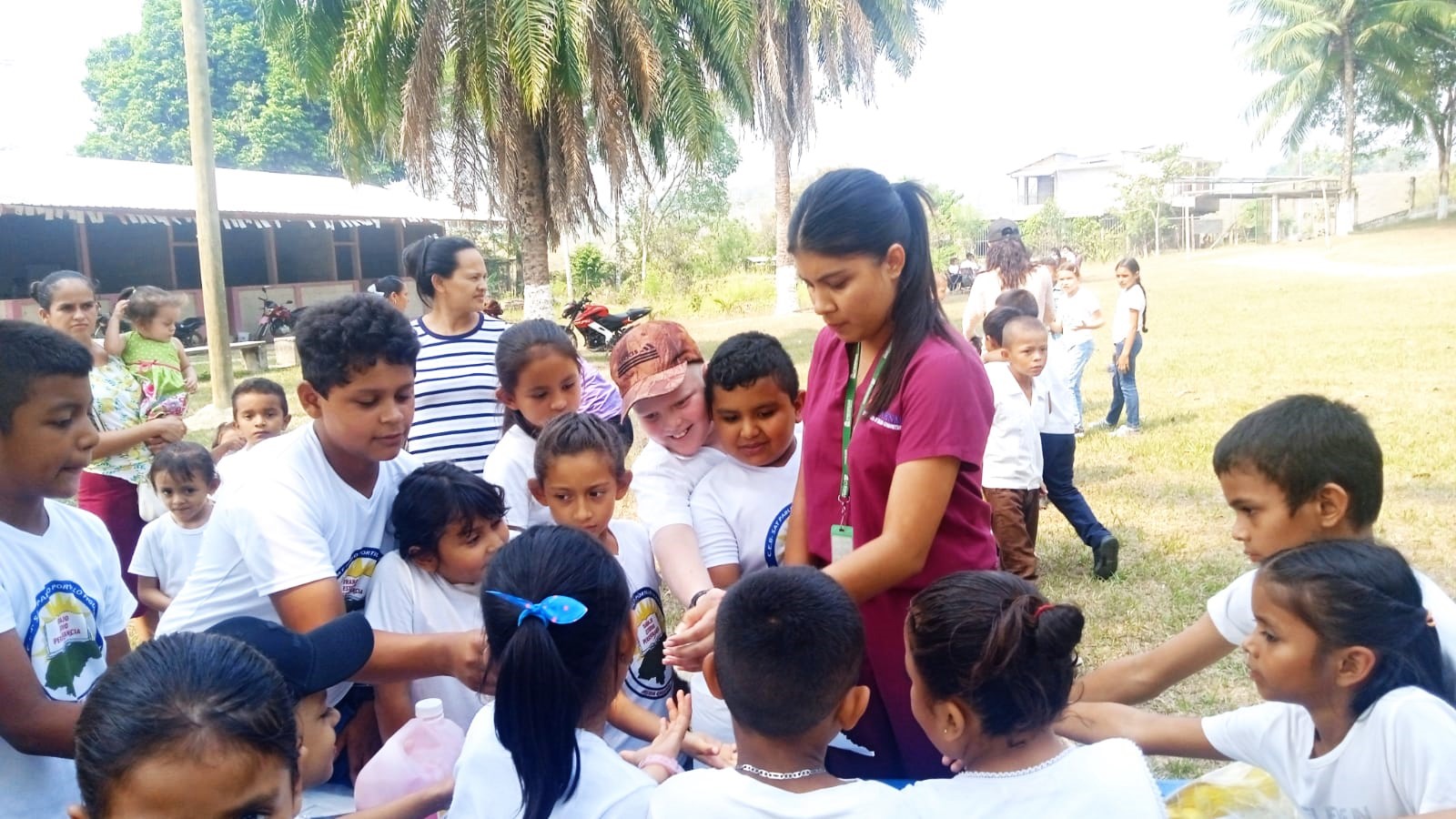 Estudiante de UCENM: Kelin Hernández realiza exitosamente práctica profesional de Salud Comunitaria en Cuyamel