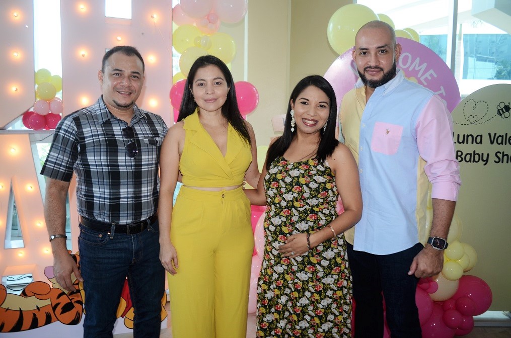 Un baby shower familiar y muy acogedor para Marta Orellana