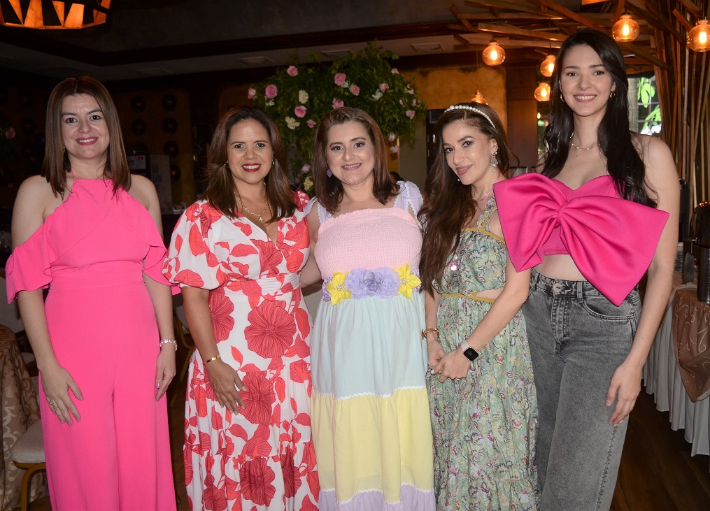 Un baby shower inolvidable en honor a Yosselin Paz