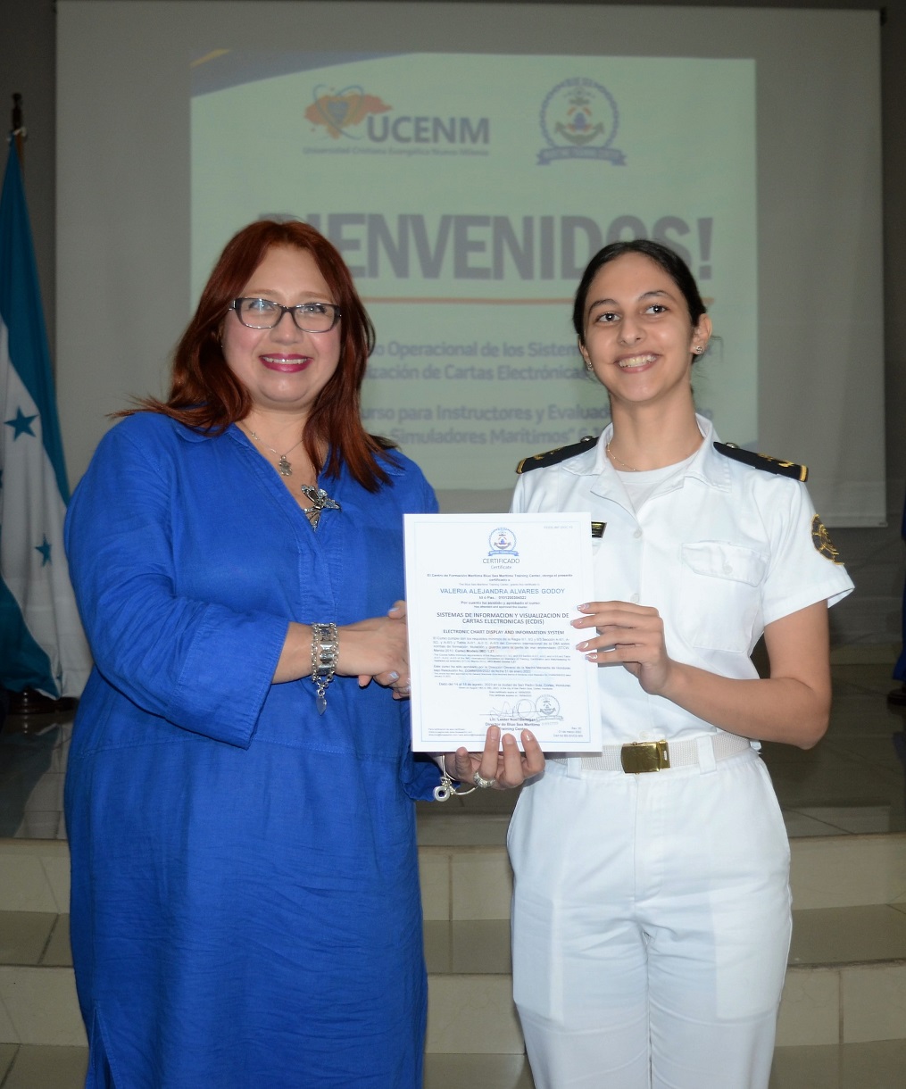 Entregan certificado ECDIS a 13 cadetes capacitados en formación marítima