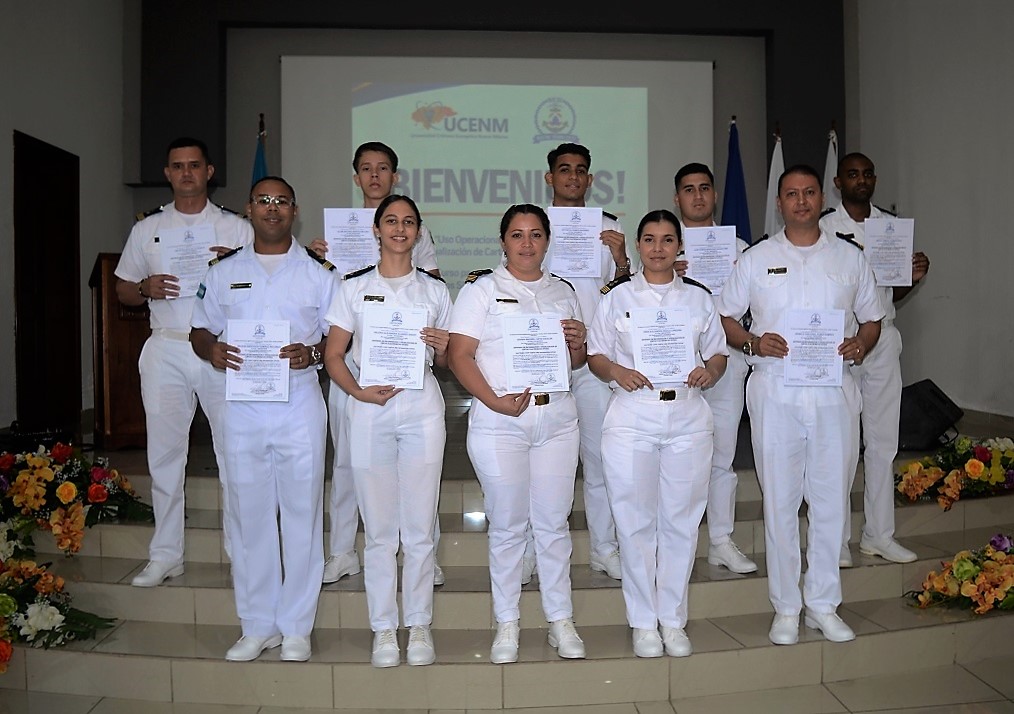Entregan certificado ECDIS a 13 cadetes capacitados en formación marítima