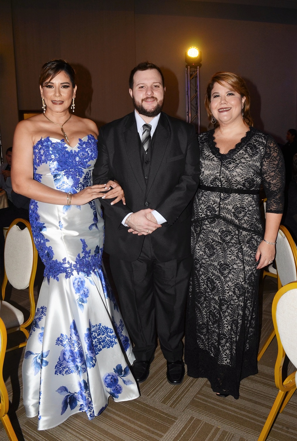 Con elegante gala Cofisa celebra su 40 aniversario en San Pedro Sula