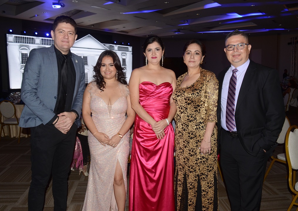 Con elegante gala Cofisa celebra su 40 aniversario en San Pedro Sula