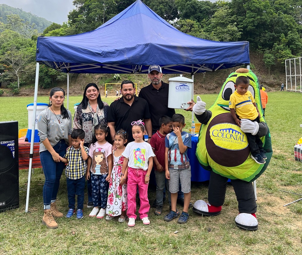 Supermercados Colonial realiza importante donación de Eco Filtros a escuelas de El Merendón