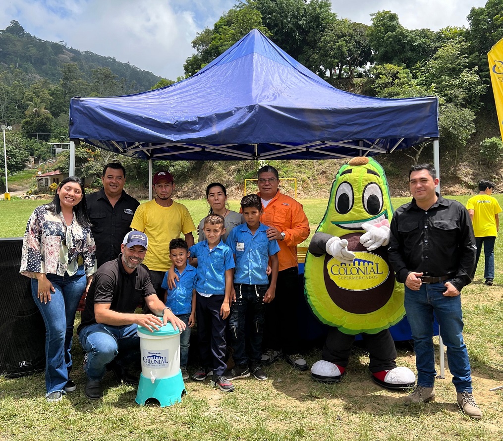 Supermercados Colonial realiza importante donación de Eco Filtros a escuelas de El Merendón