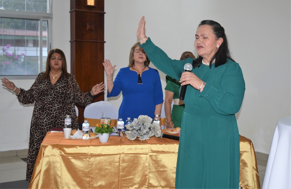 Pastoras del Valle de Sula se unen para realizar jornada de oración por Honduras y la familia