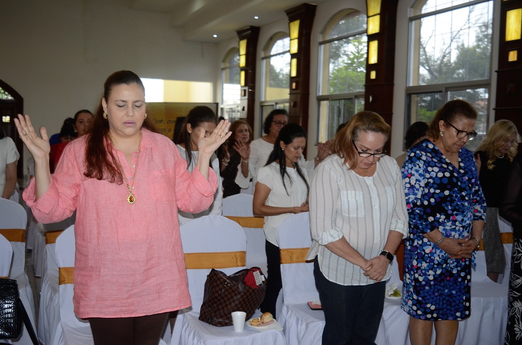 Pastoras del Valle de Sula se unen para realizar jornada de oración por Honduras y la familia