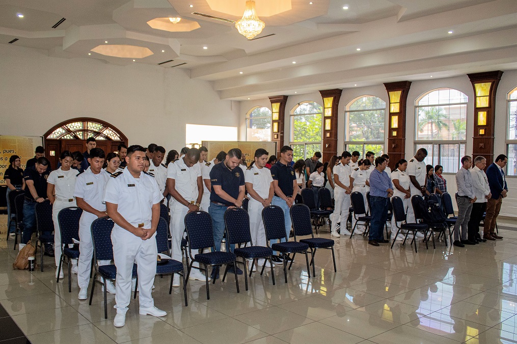 Estudiantes de UCENM participan en Jornada Náutica y Portuaria