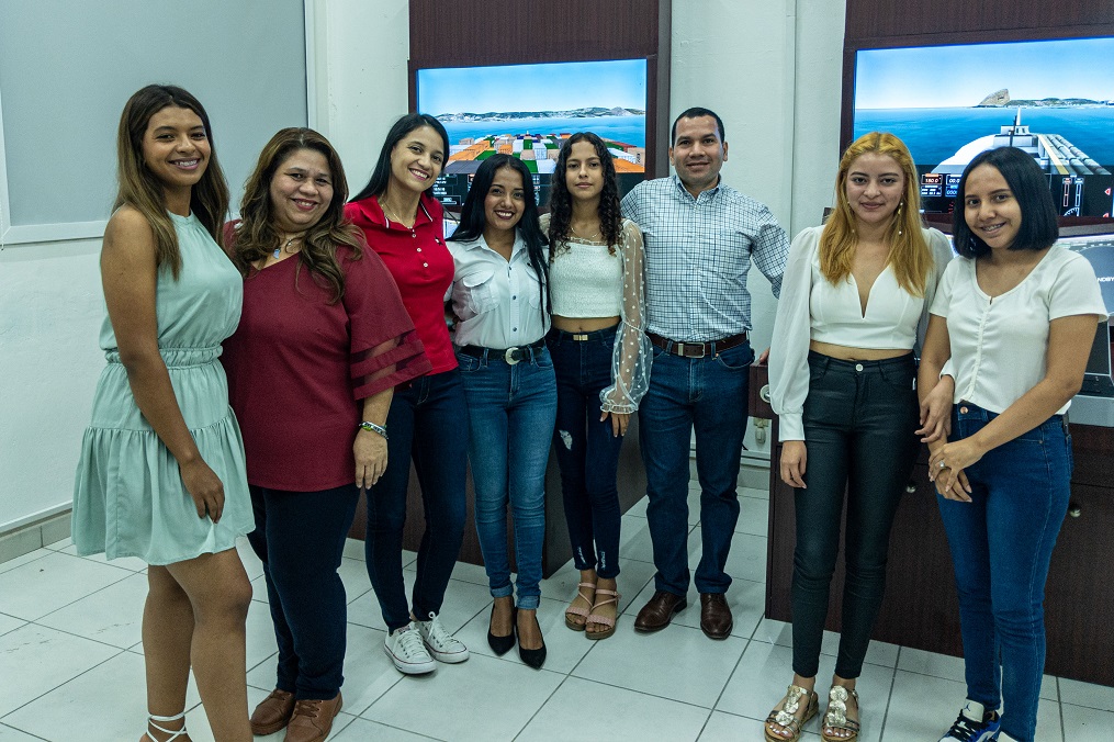 Estudiantes de UCENM participan en Jornada Náutica y Portuaria