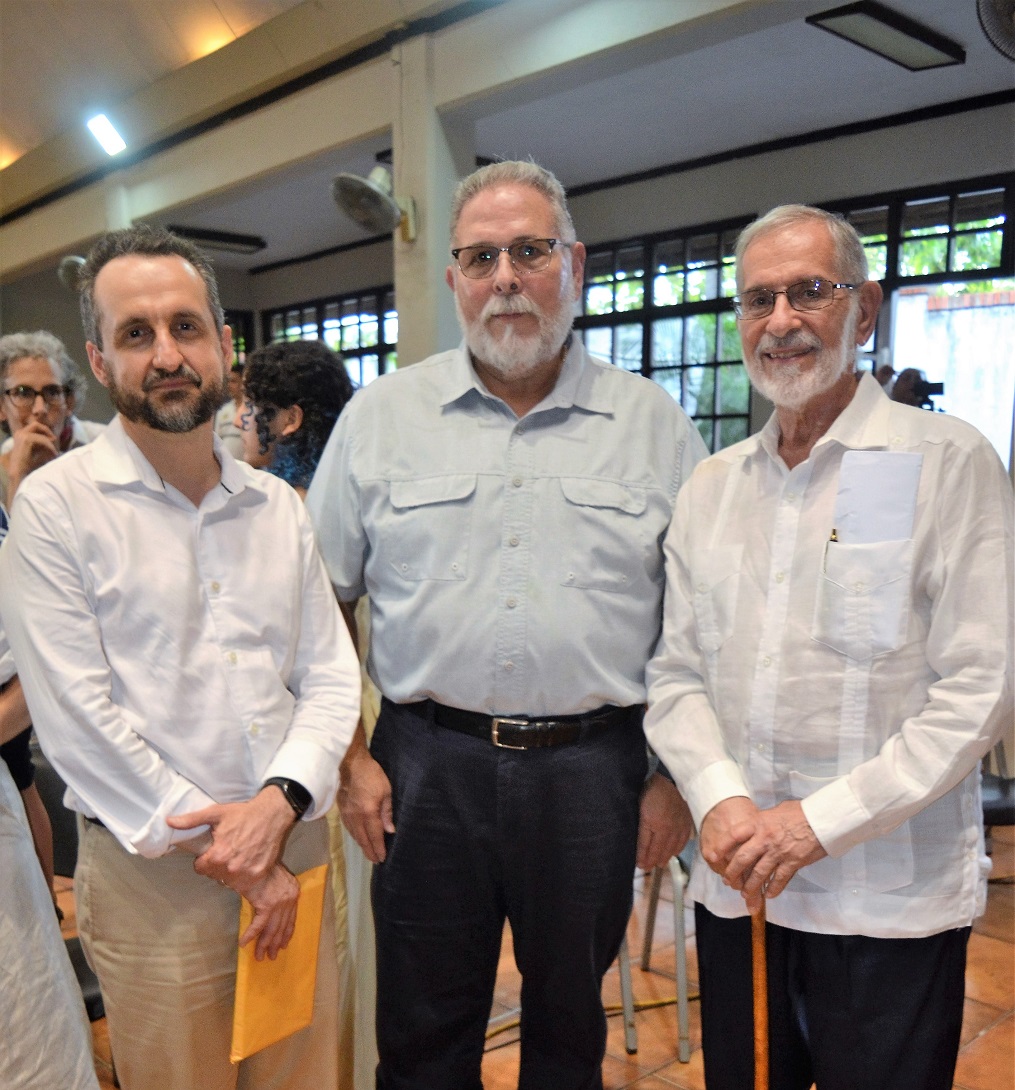 Tributan homenaje póstumo a Teresa de Pastor en San Pedro Sula 