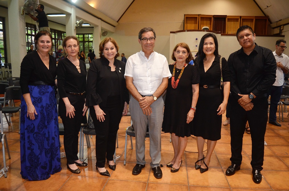 Tributan homenaje póstumo a Teresa de Pastor en San Pedro Sula 