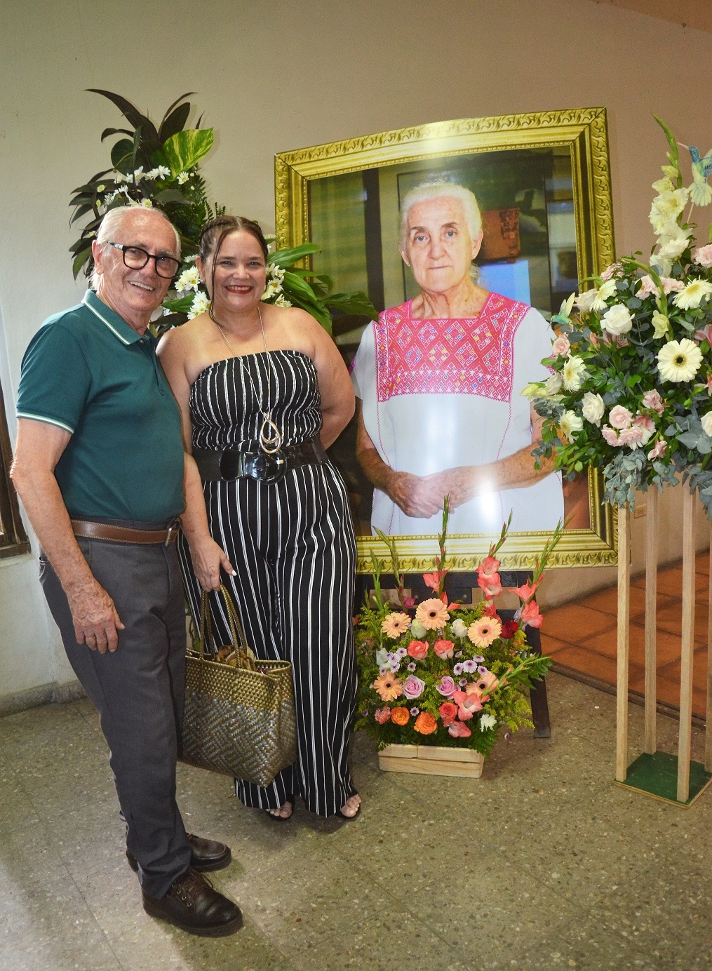 Tributan homenaje póstumo a Teresa de Pastor en San Pedro Sula 