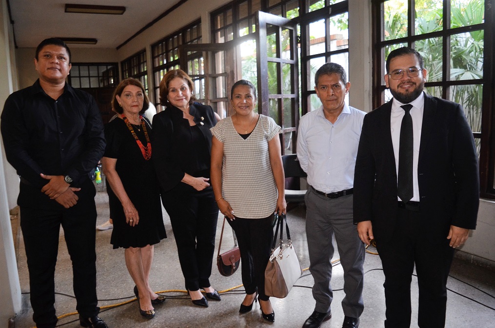 Tributan homenaje póstumo a Teresa de Pastor en San Pedro Sula 