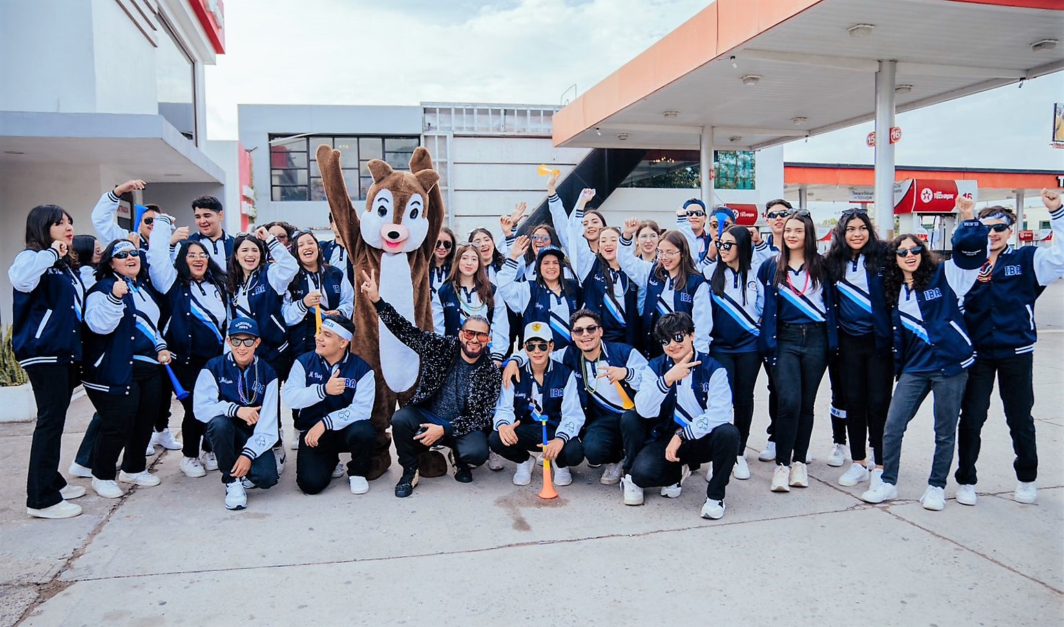 Seniors entrance 2024 de la Escuela Bilingüe El Alba de Siguatepeque