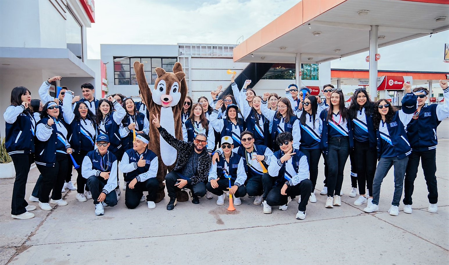 Seniors entrance 2024 de la Escuela Bilingüe El Alba de Siguatepeque